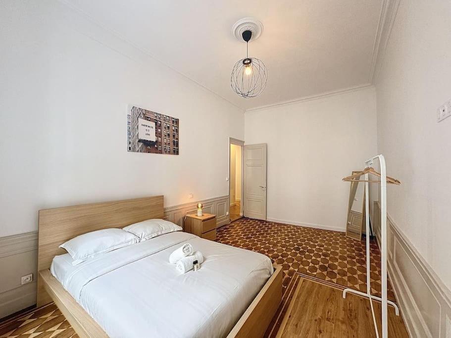 My Victor Hugo 1 Apartment *